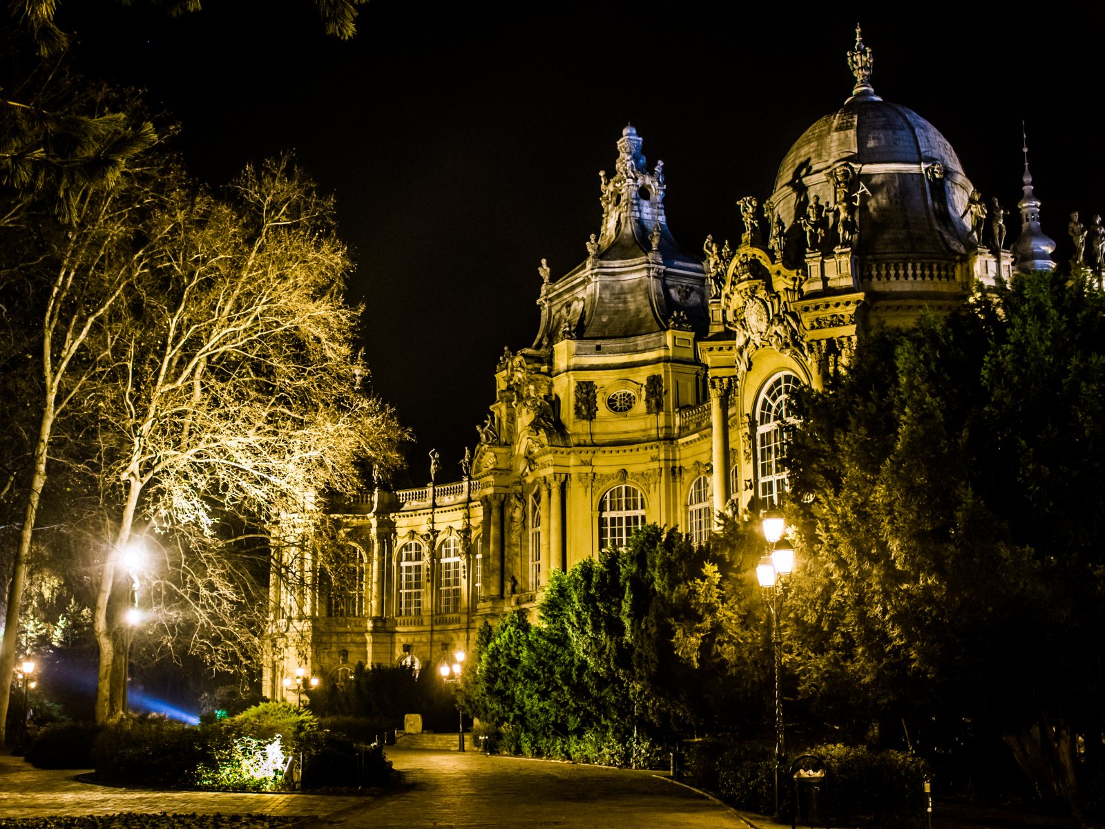 Burg Vajdahunyad im Stadtwäldchen von Budapest