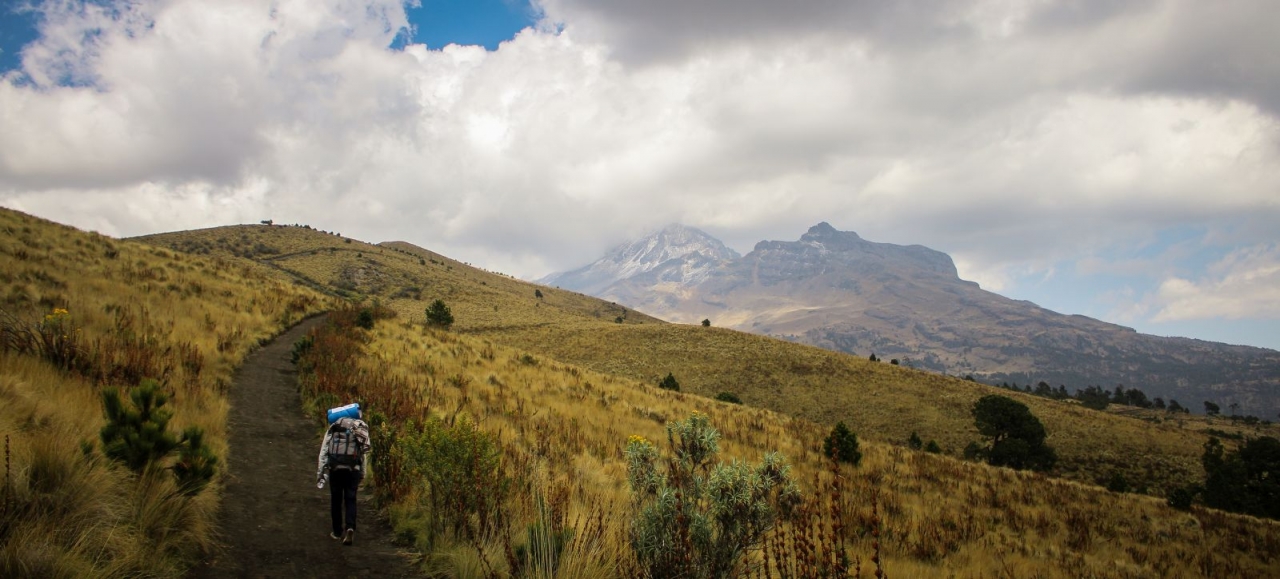 Iztaccihuatl in der Ferne