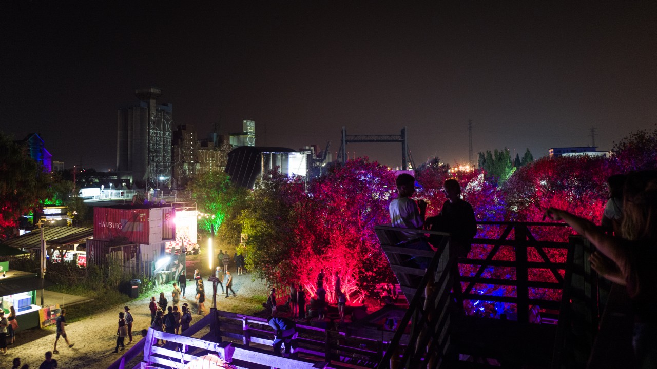 Blick auf das MS Artville Gelände beim MS Dockville Festival