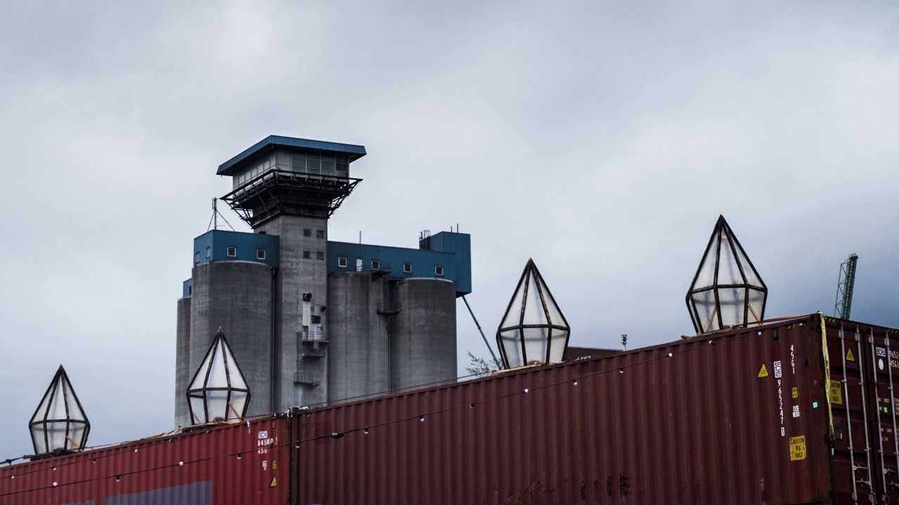Blick auf den Rethespeicher vom MS Dockville Festival